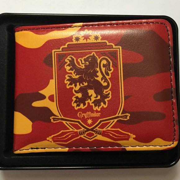 Harry Potter Gryffindor Crest Camo Men Wallet - Picture 1 of 16